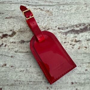 LOUIS VUITTON | patent leather luggage tag RED